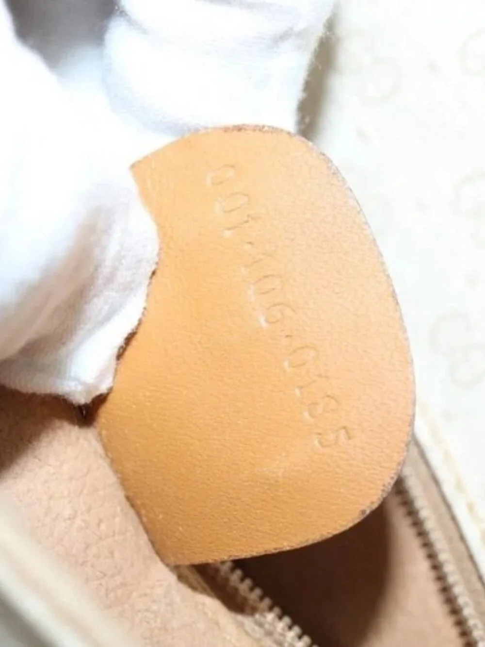 GUCCI Micro GG Supreme Shoulder Bag PVC Beige - Picture 11 of 16